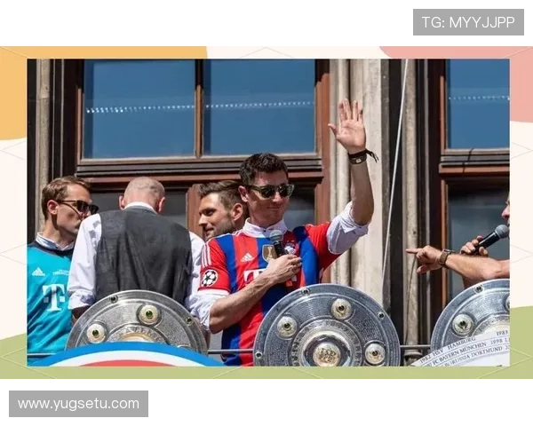 莱万多夫斯基转会巴萨始末