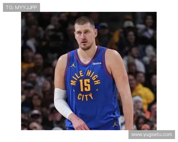 张伯伦内线单打主导与约基奇高位组织差异明显